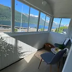 Utsikten Kirketaket 招待所 翁达尔斯内斯