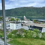 Utsikten Kirketaket Πανσιόν Åndalsnes